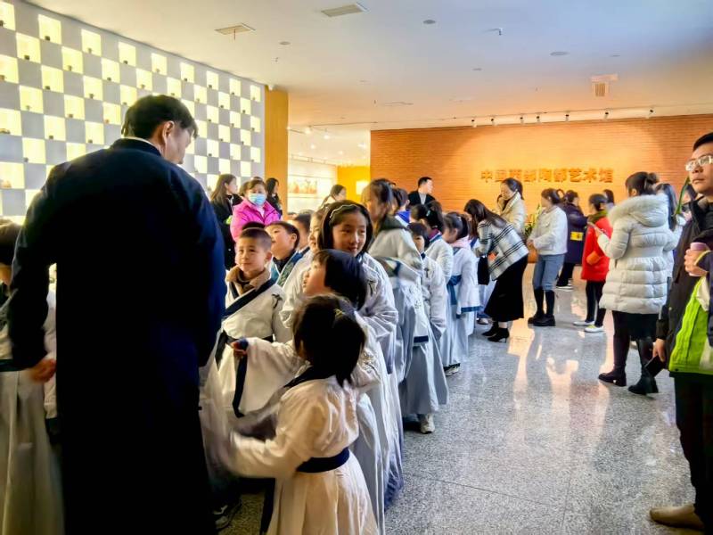 文化赋能：榕江县魔创文旅挖掘城市文化资源的实践探索